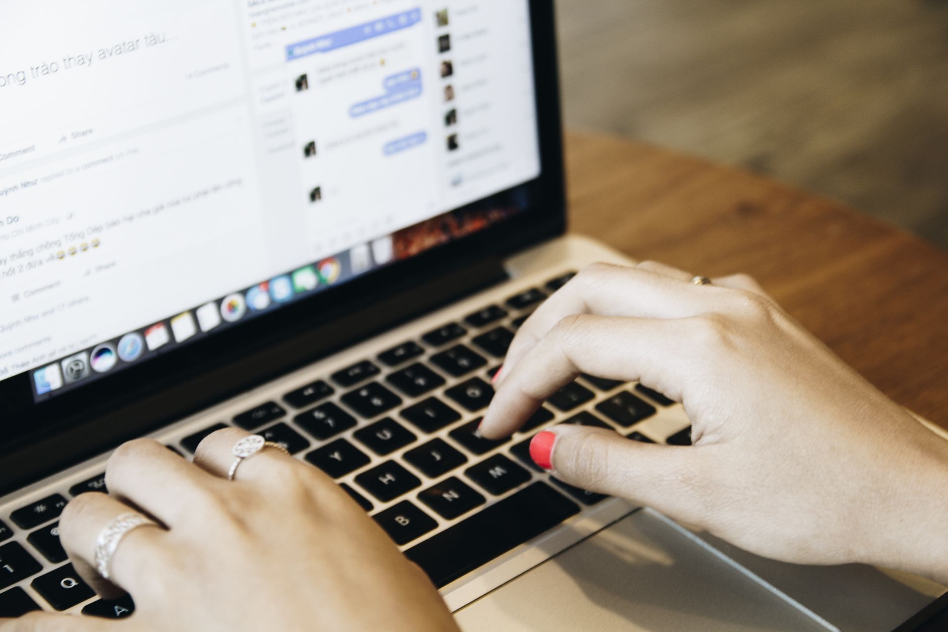 Free AI Writing Tools Like ChatGPT: The Best Options for Social Media Creators in 2025