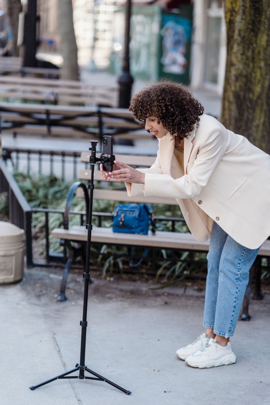 Instagram Caption Generator for Reels: 9 AI Prompt Strategies That Boost Watch Time and Engagement