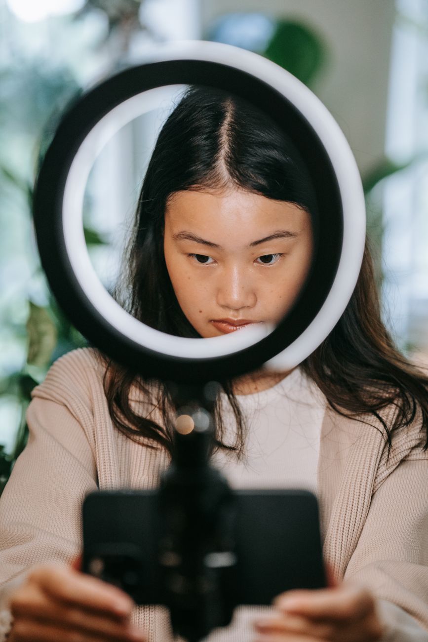 7 Free AI Content Generator Tools for TikTok Scripts, Reels Hooks, and Viral Captions