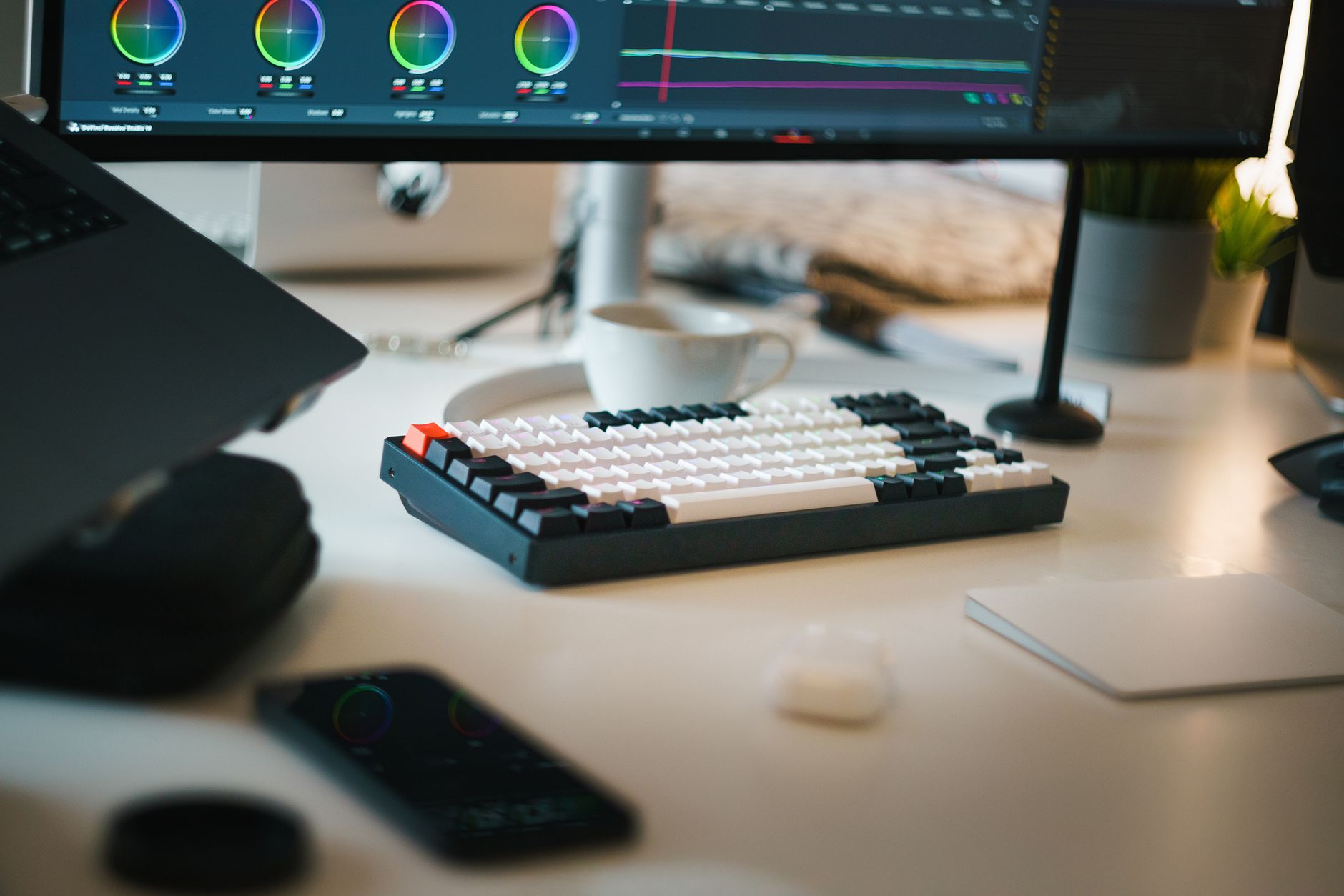 Best AI Writing Tools for Creators, Marketers, and Social Media Teams (2025 Guide)