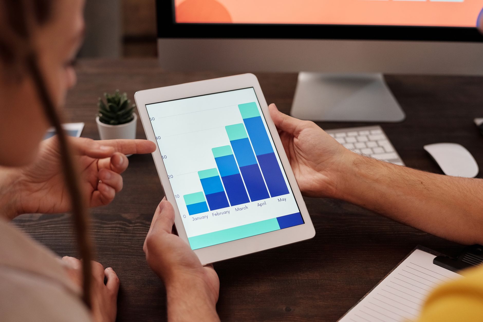 SEO audit dashboard showing answer engine optimization metrics