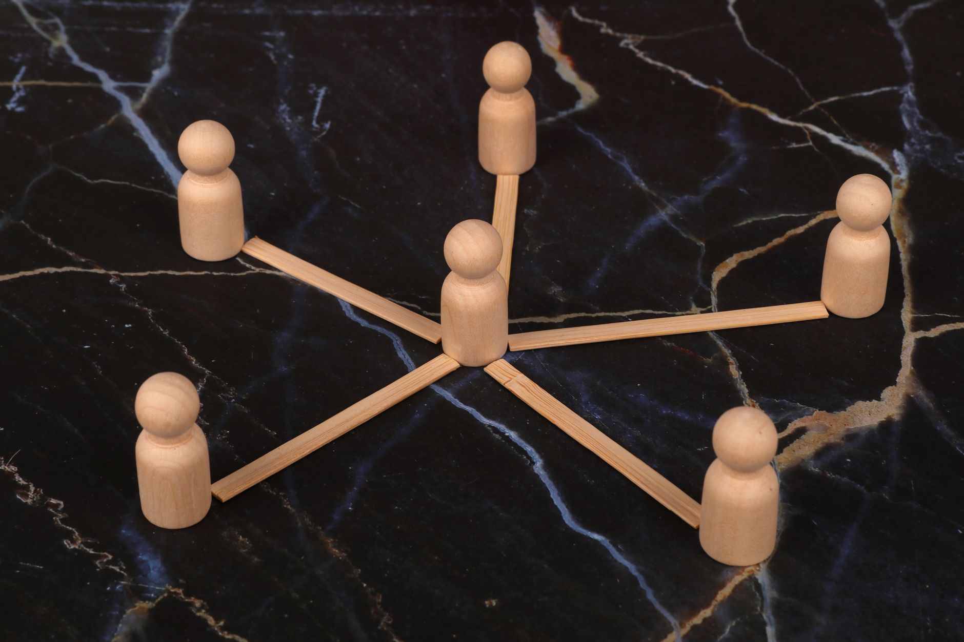 Internal linking strategy diagram connecting website pages with arrows