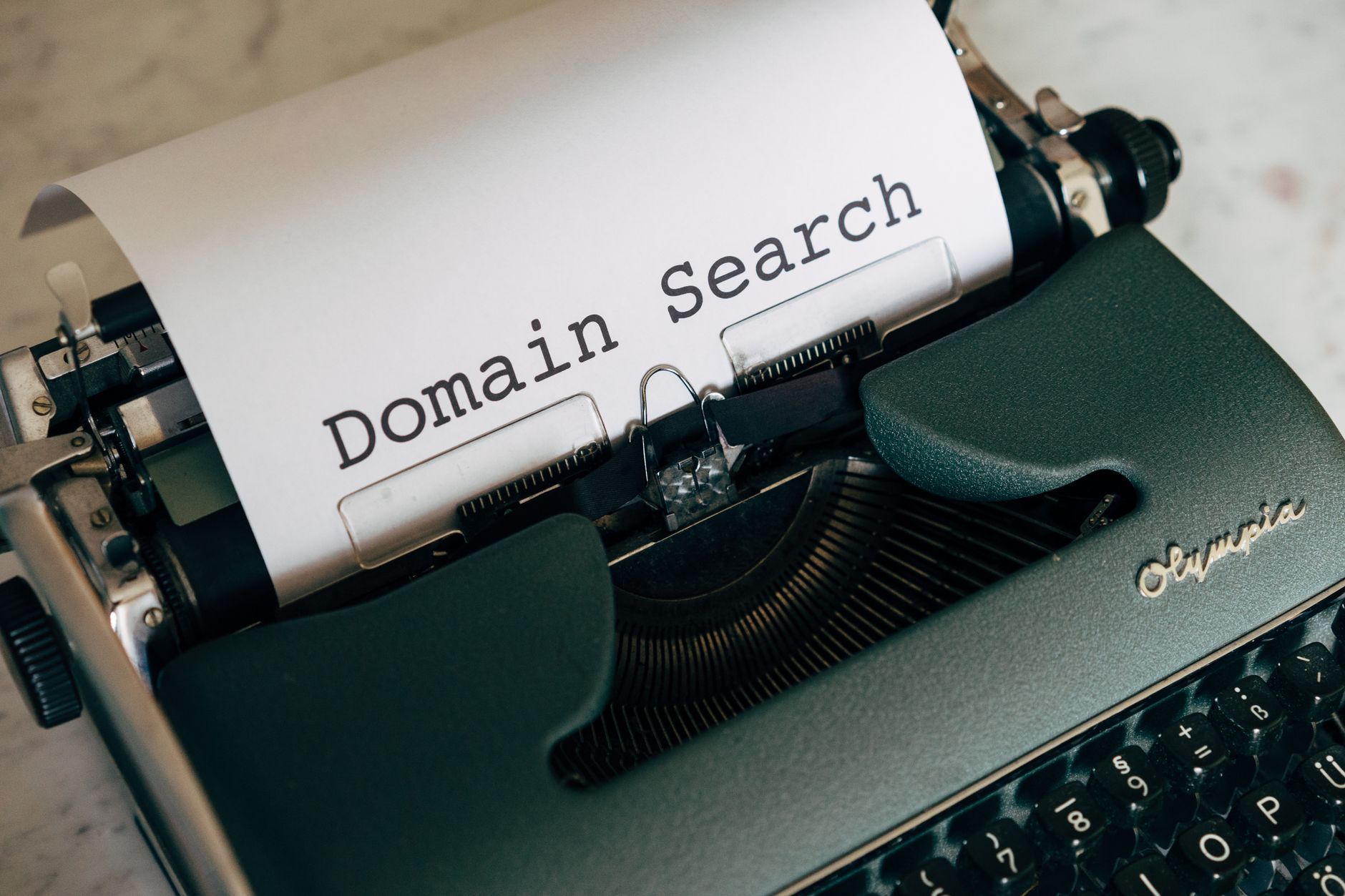Moz Link Explorer showing domain authority score and top linking domains