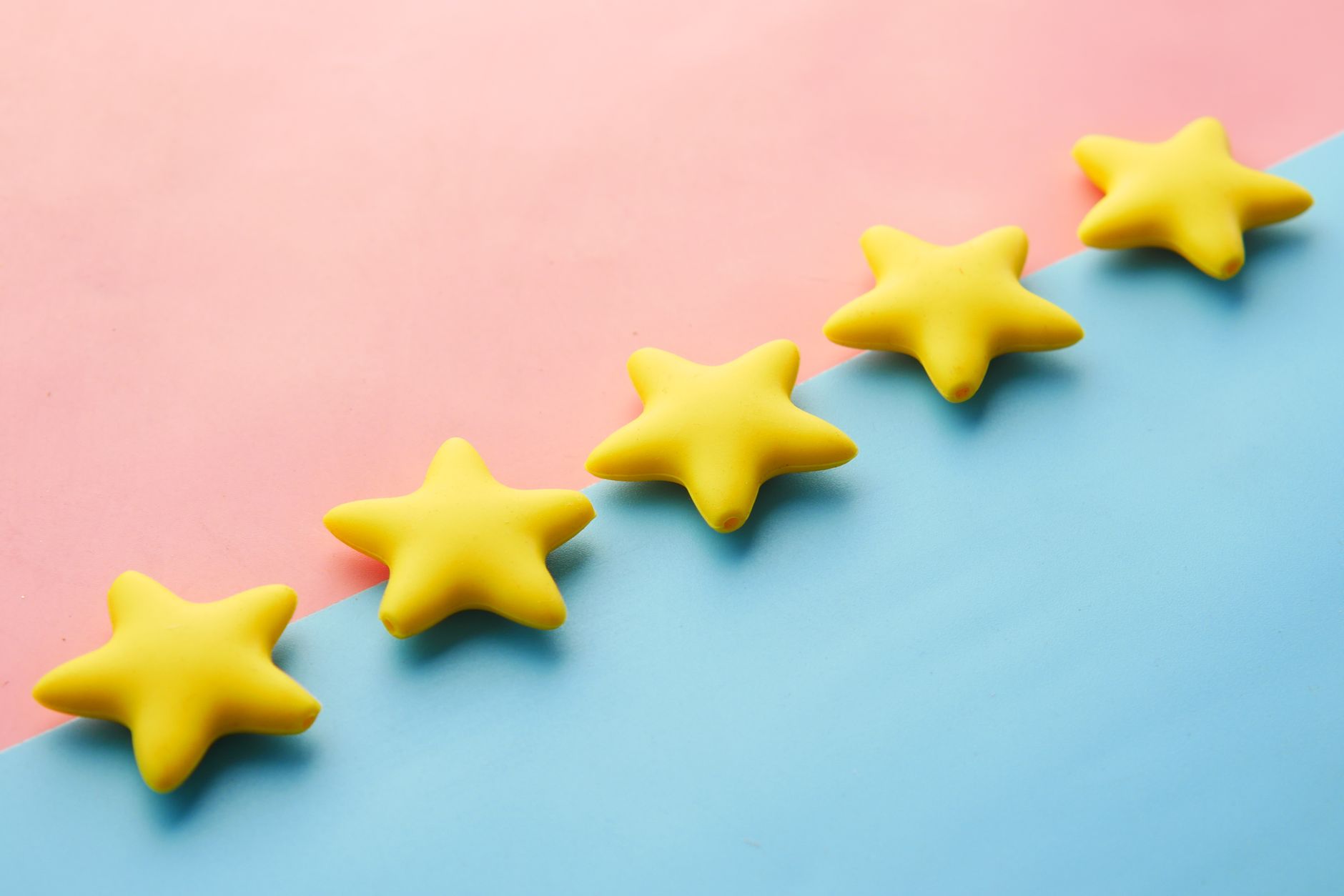 Star rating review quality comparison chart on a laptop screen