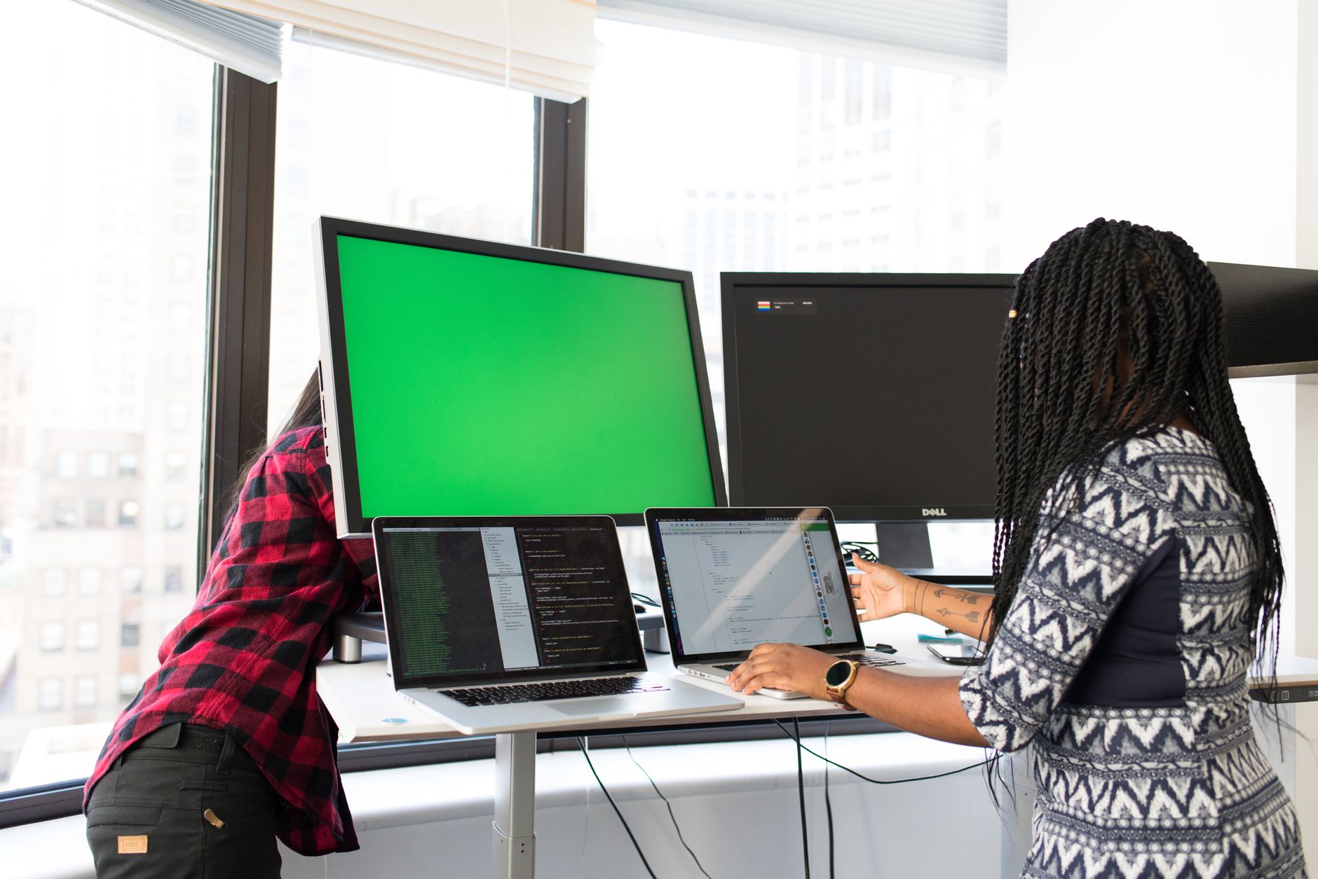 African entrepreneurs collaborating at an innovation hub accelerator programme