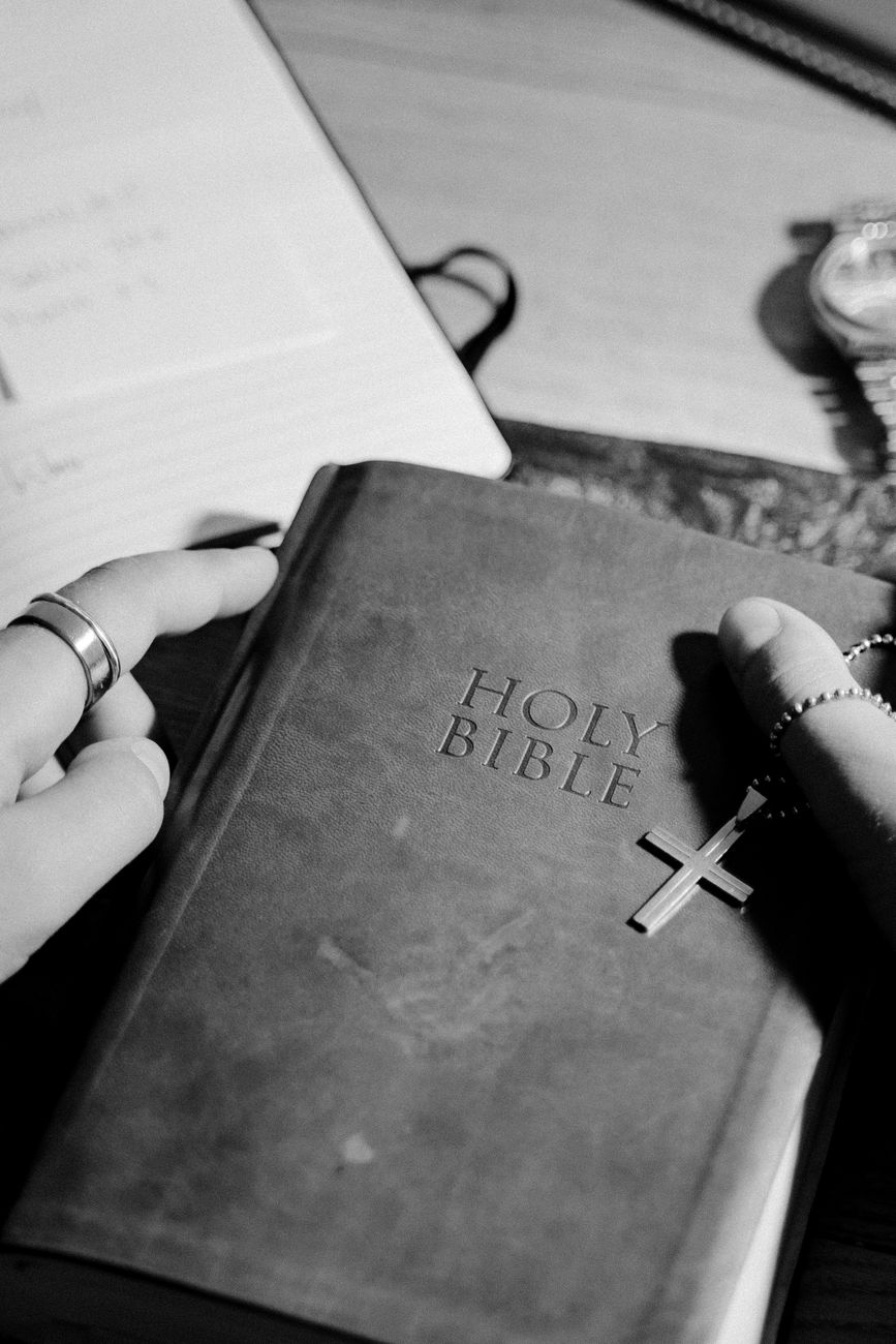 Bible app showing cross-reference connections between verses